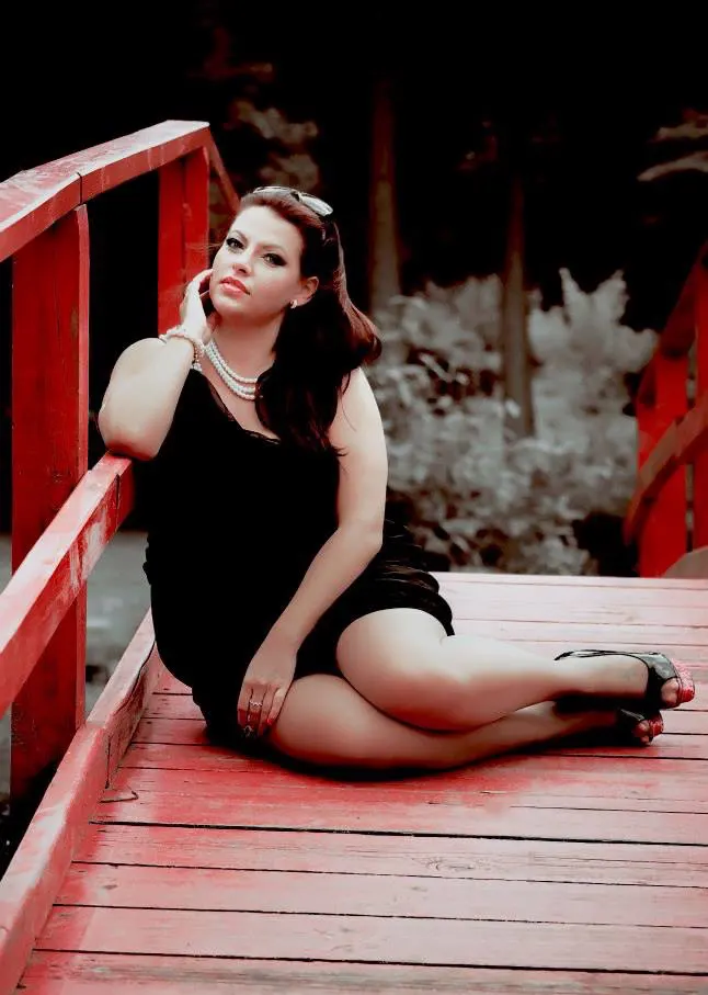 VioletBlack image 1